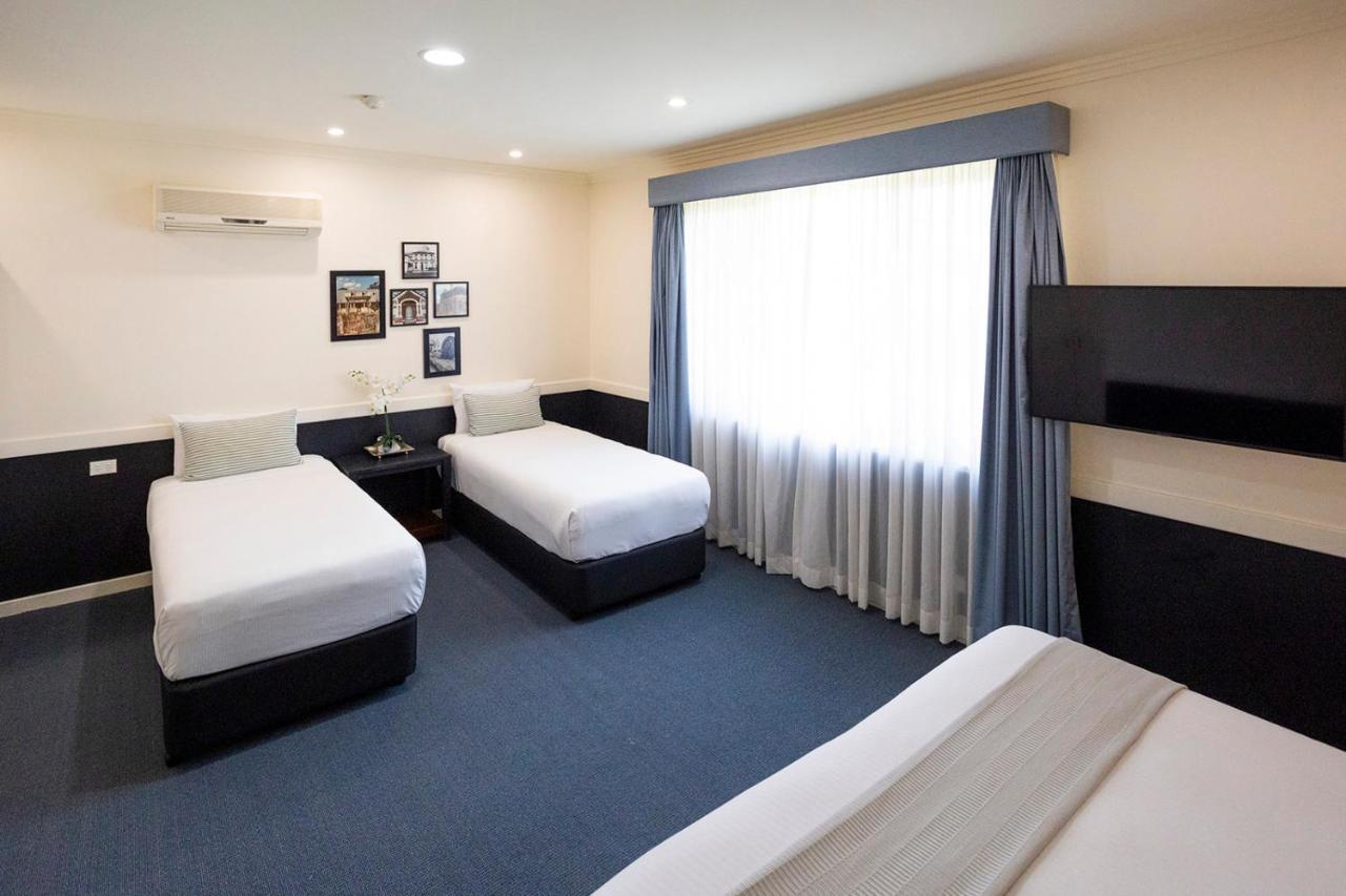 ฮอว์เคสบูรี่เรซคลับโมเต็ล วินเซอร์ ภายนอก รูปภาพ A typical room at the hotel